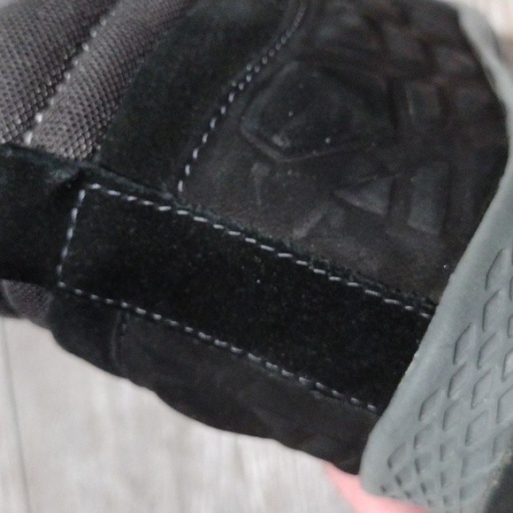 Easy Spirit black suede hiking boots. Size 11 - Picture 8 of 13